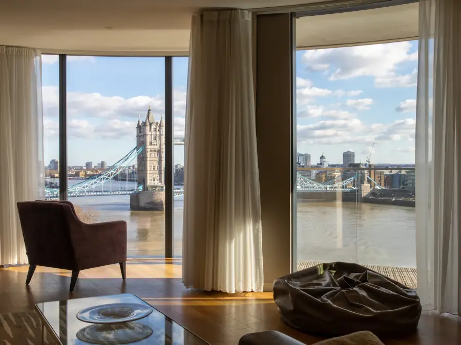 Riverside flat in London with floor to ceiling windows