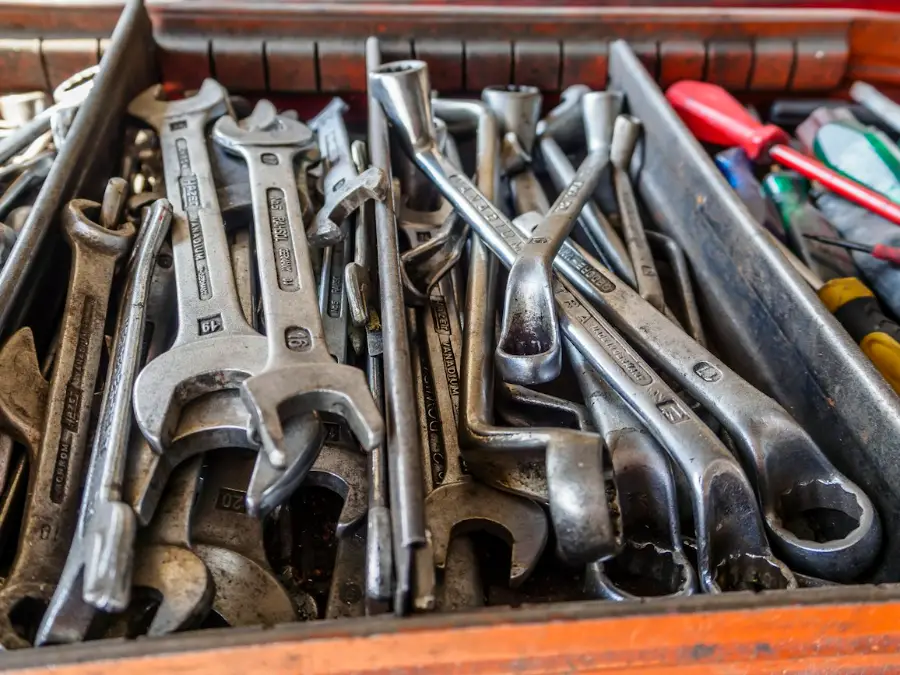 Set of spanners used on refrigerant fittings